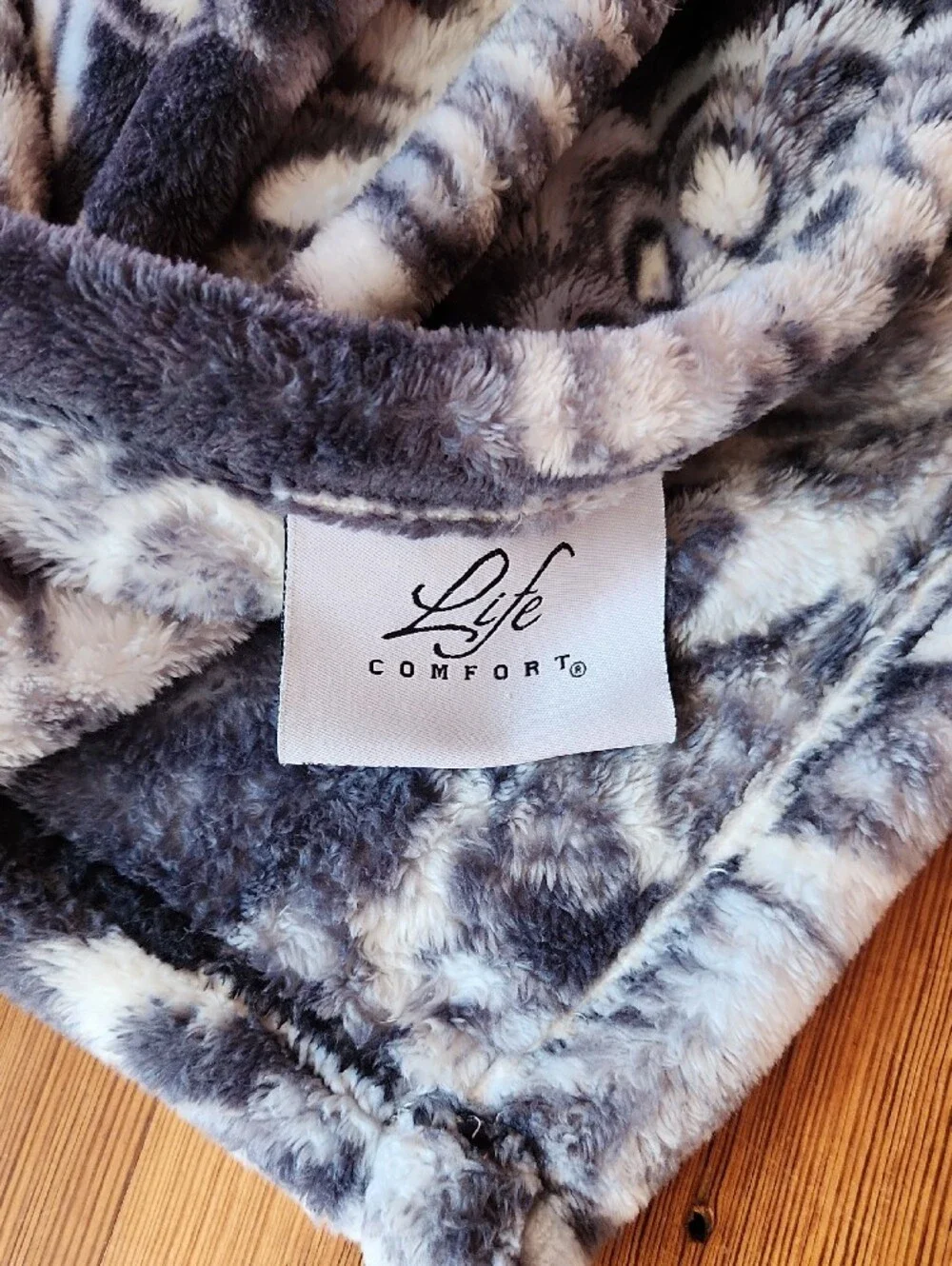 Heavyweight Fleece Gray Floral Plush Throw Blanket (Appx. 5'x6')